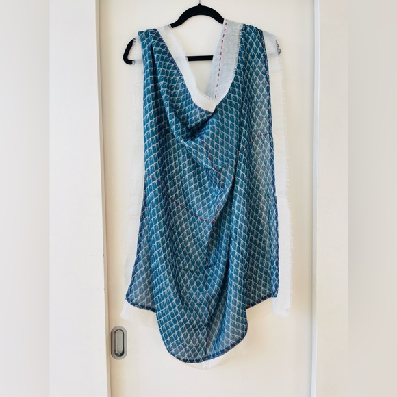 TILO Scarves Square Scarf. NEW. Detailed top stitching and ultra soft. - Picture 3 of 14